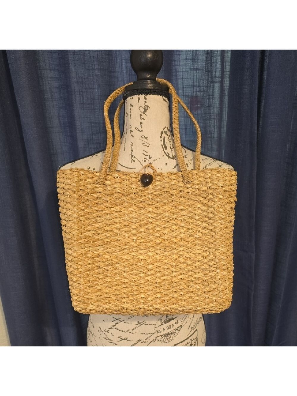 Authentic Hawaiian Handwoven Tote Bag with Kukui Nut Closure - EUC